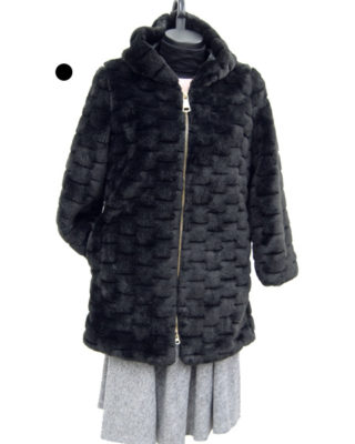 Cappotto pelliccia con cappuccio colore nero
